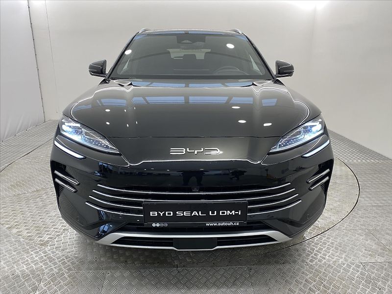 BYD Seal U (2025) Turbo 238 Kw 4x4 Design - fotka 5 z 8