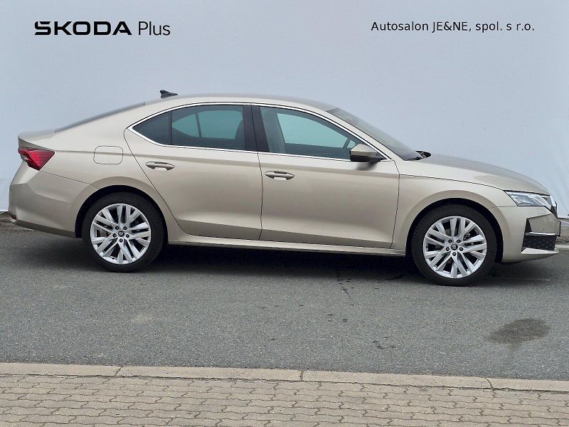 Škoda Octavia (2025) Top Selection 1.5 TSI 110kW MH - fotka 8 z 26