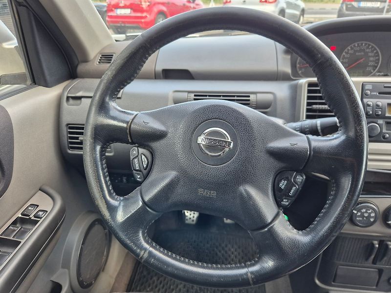 Nissan X-Trail 2.2dCi 100kW 4x4, tažné, webas - fotka 14 z 29