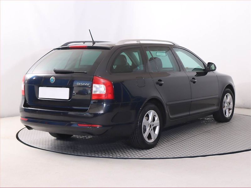 Škoda Octavia (2011) 1.6 TDI, Tempomat - fotka 5 z 16