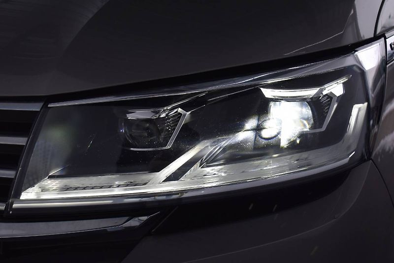 Volkswagen Caravelle (2023) 2.0TDI 110kW DSG, LED, 8 míst - fotka 22 z 24