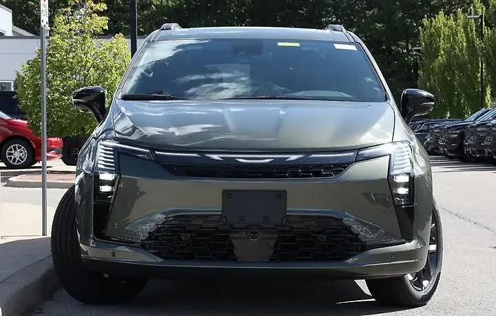 Chrysler Pacifica (2026) Nová 2027 na cestě do ČR AWD - fotka 2 z 6