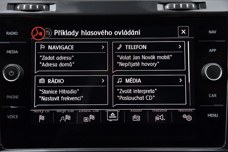 Volkswagen Golf 1.6 TDi CR DSG COMFORTLINE,NAV - fotka 22 z 50