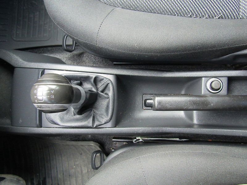 Škoda Fabia (2008) 1.2 47kW BEZ KOROZE - fotka 30 z 32