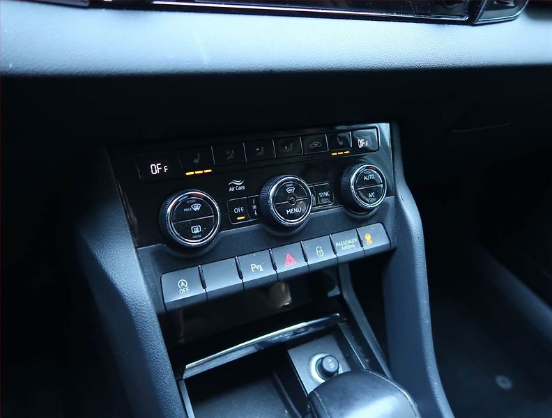 Škoda Karoq (2018) Style Plus 1.6 TDI - fotka 15 z 17