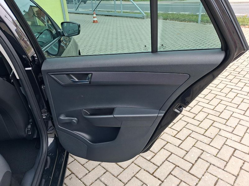 Škoda Fabia (2016) 1,2 TSi 81kw LED 1.MAJ. NAVI - fotka 19 z 40