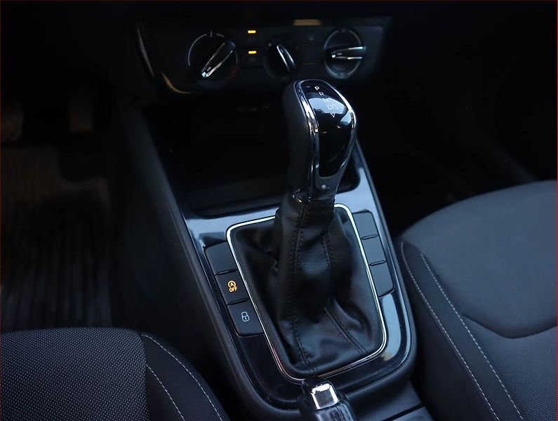 Škoda Fabia (2024) 1.0 TSI, Automat, Tempomat - fotka 13 z 23