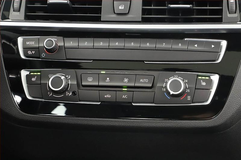 BMW Řada 2 (2019) M240i xDrive - fotka 17 z 18