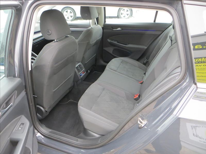 Volkswagen Golf Variant 1,5 TSI STYLE ČR 110KW DSG ČR - fotka 21 z 23