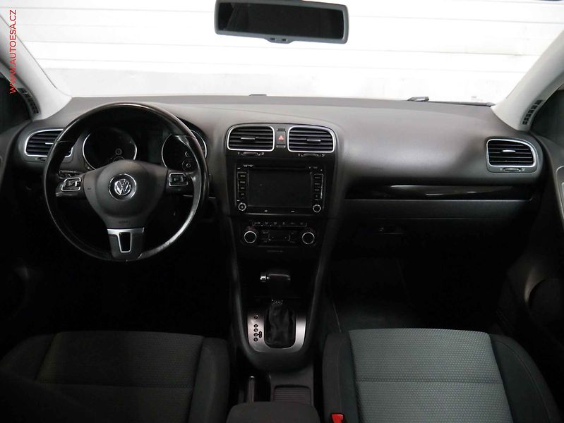 Volkswagen Golf (2009) 2.0 TDi, DSG, temp - fotka 8 z 18
