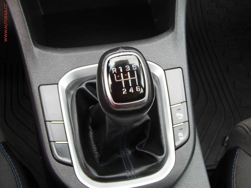 Hyundai i30 (2018) 1.0 T-GDi, 1.maj,ČR, Go! - fotka 18 z 20