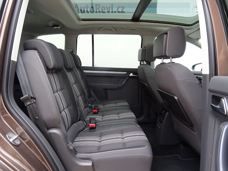 Volkswagen Touran (2012) 1.4i,103kW,DSG,MATCH,s.k,navi - fotka 20 z 24