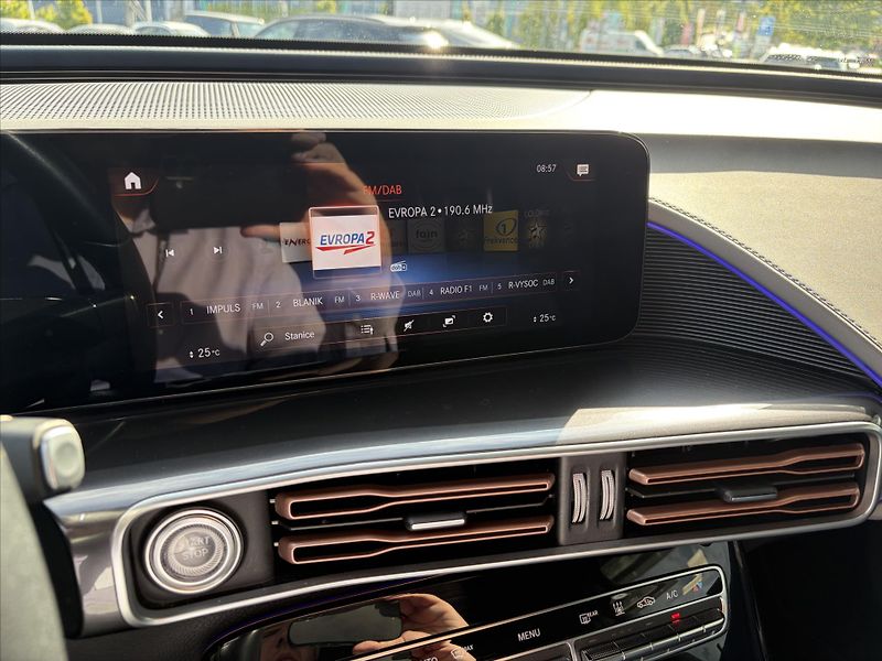Mercedes-Benz EQC 400 4Matic - fotka 11 z 34