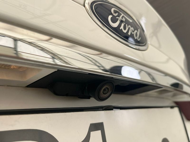 Ford Mondeo 2,0 Titanium LED Dynamic - fotka 41 z 52