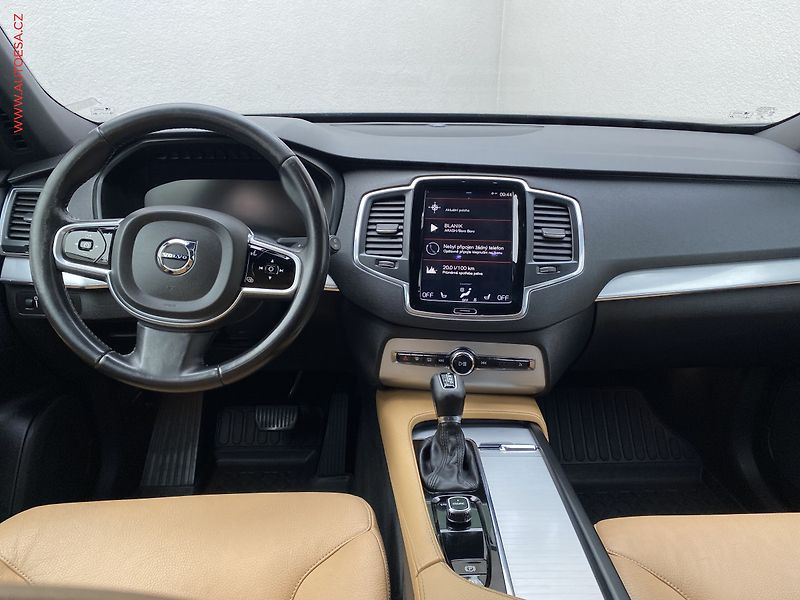 Volvo XC90 (2016) 2.0 D, Momentum, AT - fotka 10 z 20