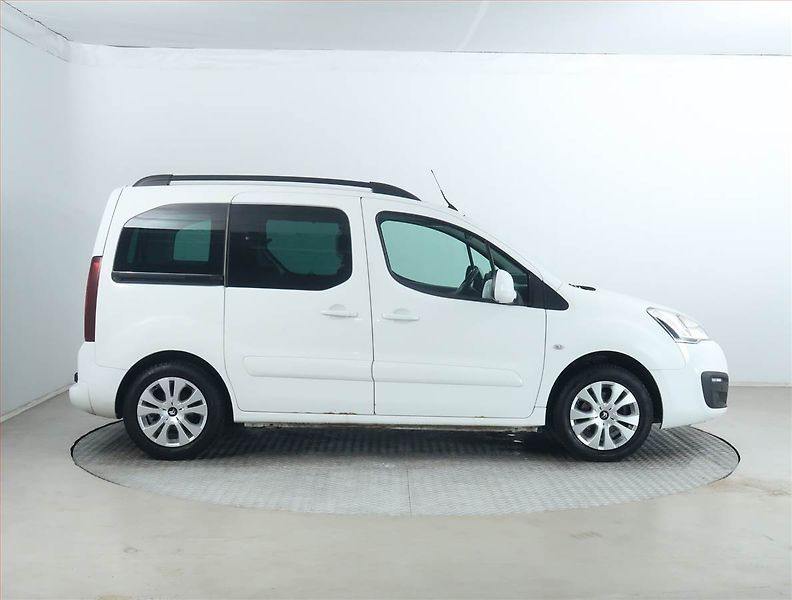 Citroën Berlingo (2016) Shine 1.6 BlueHDi, 5Míst, ČR - fotka 17 z 17