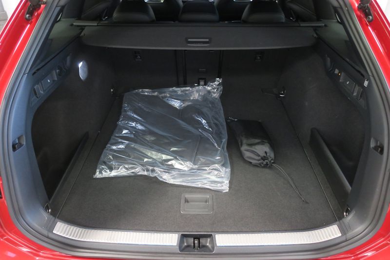 Volkswagen Passat Variant (2024) R-Line 2,0TDI 142kW 4M Nez.Top - fotka 47 z 50