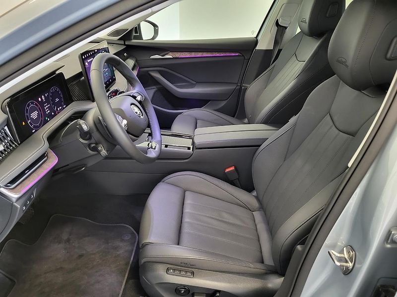 Škoda Superb - fotka 11 z 30