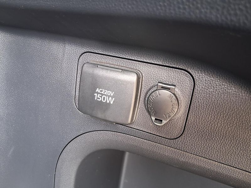 Toyota RAV4 EXECUTIVE JBL PHEV 4x4 225 kW - fotka 36 z 39