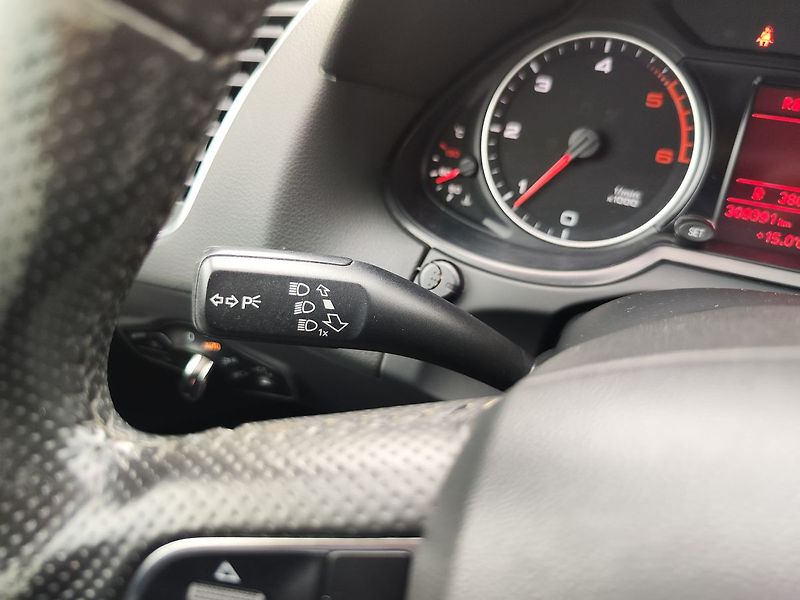 Audi Q5 2.0 TDi/125kW quattro - fotka 22 z 27