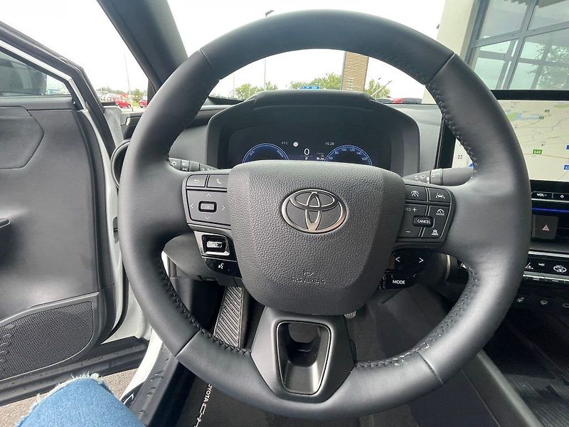 Toyota C-HR 2.0HEV, ČR, Executive, 2x pneu - fotka 17 z 32
