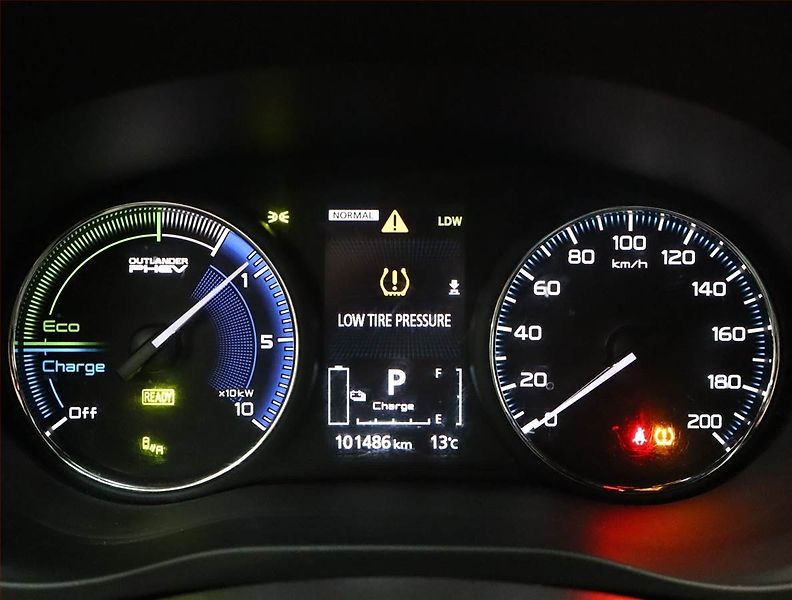 Mitsubishi Outlander (2019) 2.4 PHEV - fotka 11 z 22