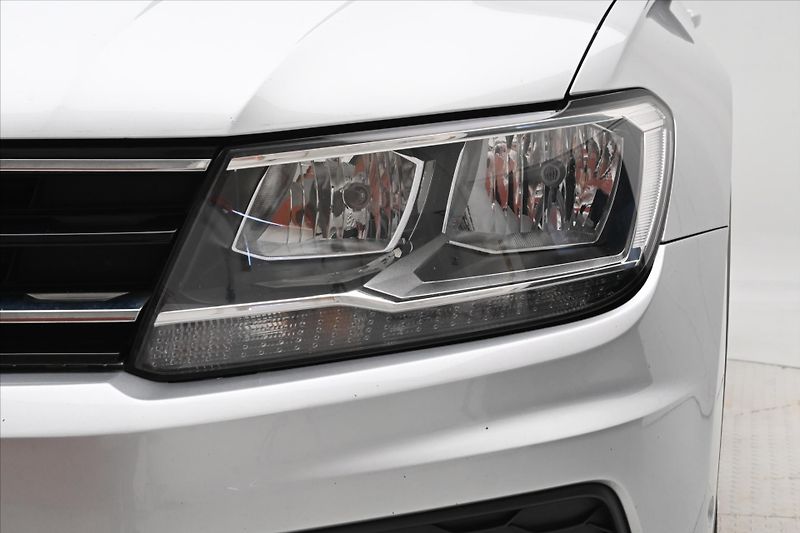 Volkswagen Tiguan 2,0 TDI 110 kW DSG iQ.DRIVE Zá - fotka 29 z 30