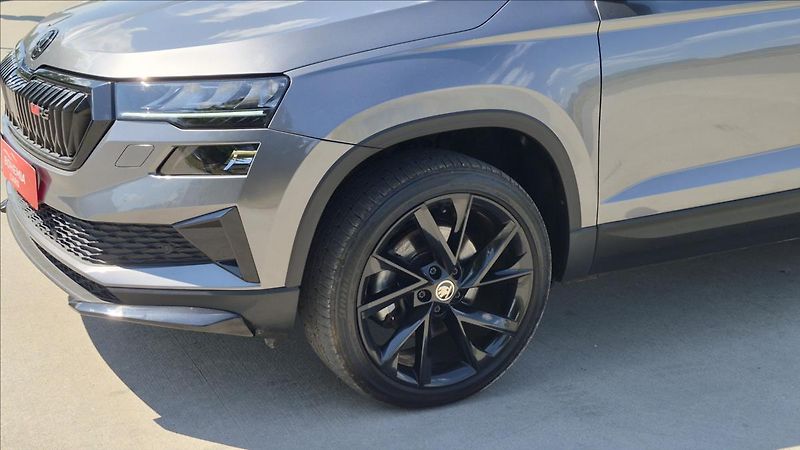 Škoda Karoq 2,0 TDi 110 Kw 4x4 Style DSG - fotka 9 z 25