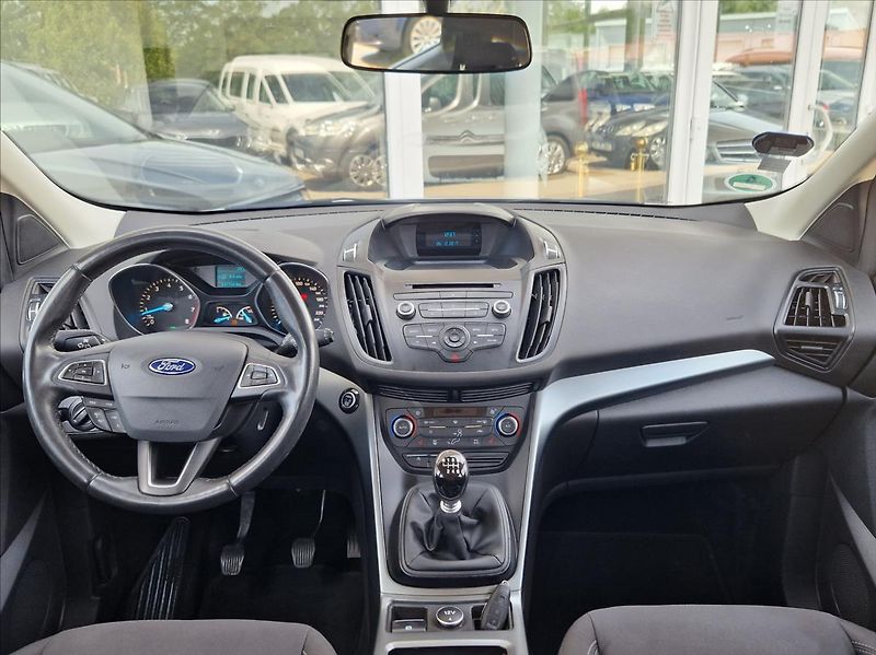 Ford Kuga 1,5 i EB 88kW AC VÝHŘEV NOVSTK - fotka 19 z 36