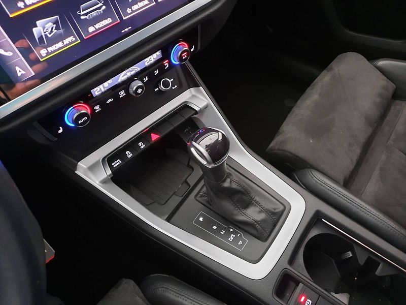 Audi Q3 (2022) Sportback S line 1.5 TFSI (110 - fotka 13 z 23