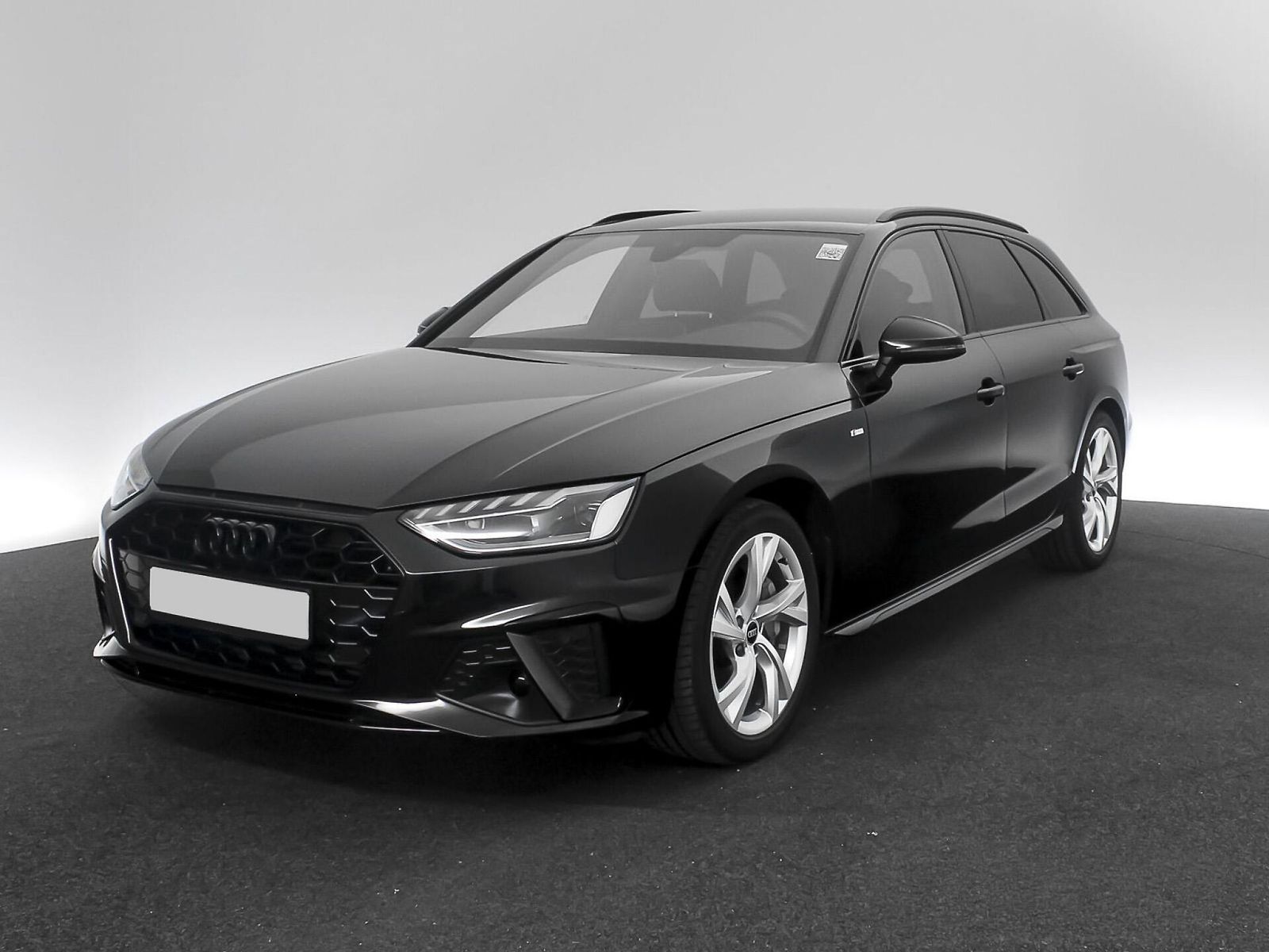 Audi A4 40TFSI S-Line Kam Taž Cockpit