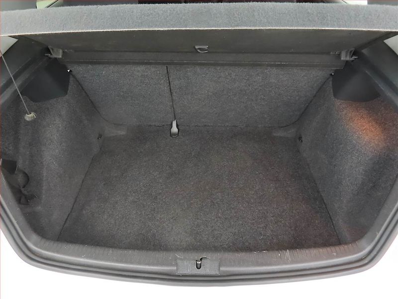 Volkswagen Golf (2012) 1.2 TSI, Tempomat - fotka 13 z 14