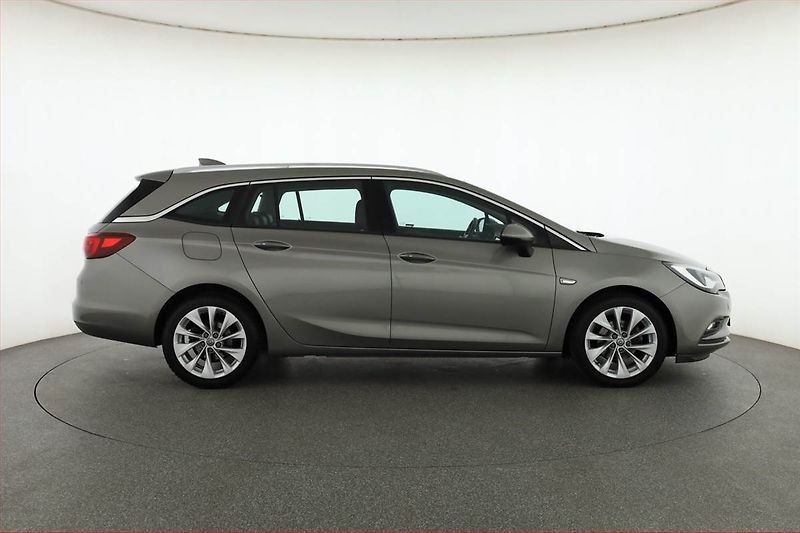 Opel Astra (2017) 1.4 T, Navi, Tempomat - fotka 6 z 17