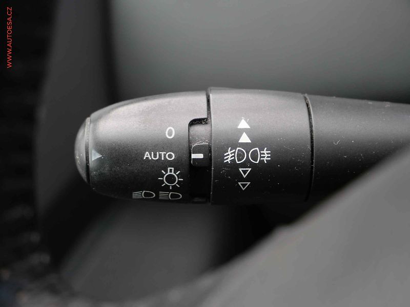 Peugeot 3008 (2015) 1.6HDi, AT, TZ, navi - fotka 12 z 22
