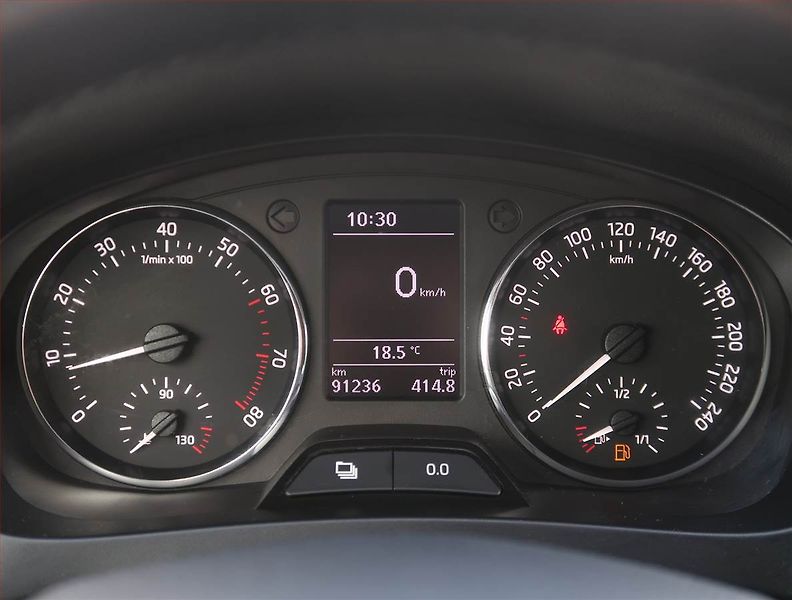 Škoda Rapid (2014) Ambition 1.2 TSI, Serv.kniha - fotka 11 z 17