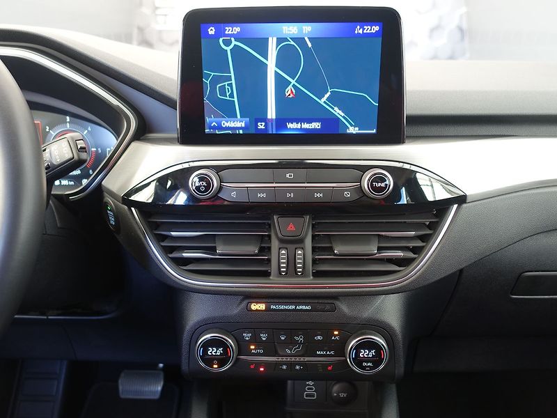 Ford Kuga 2,0 EB  140 kW AWD Titanium - fotka 12 z 58