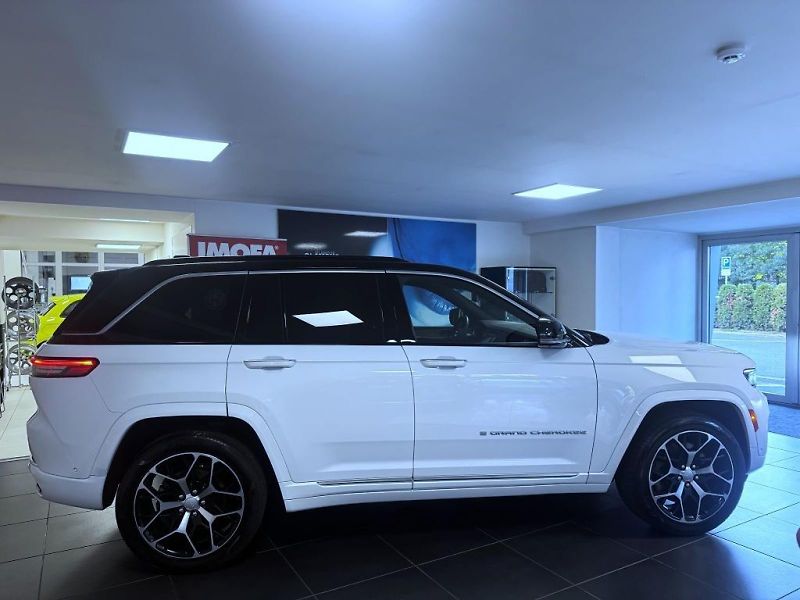 Jeep Grand Cherokee (2024) 2,0 T 380k PHEV 4x4 AT8 ZF SUM - fotka 4 z 27