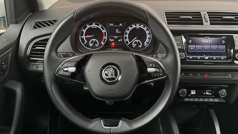 Škoda Fabia 1.0 TSI Ambition Combi - fotka 9 z 24