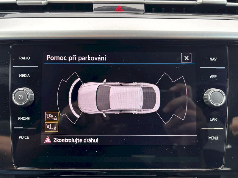 Volkswagen Arteon (2022) 2.0 TDI 110kW R-LINE - fotka 19 z 35