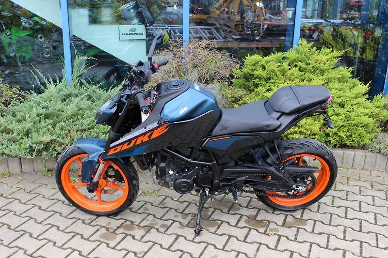 KTM 125 Duke (2024) 125 2025/24 - fotka 11 z 12