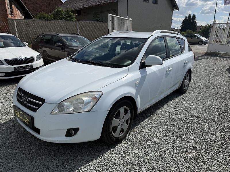 Kia Ceed 1.6 CRDi KOMBI - fotka 3 z 13