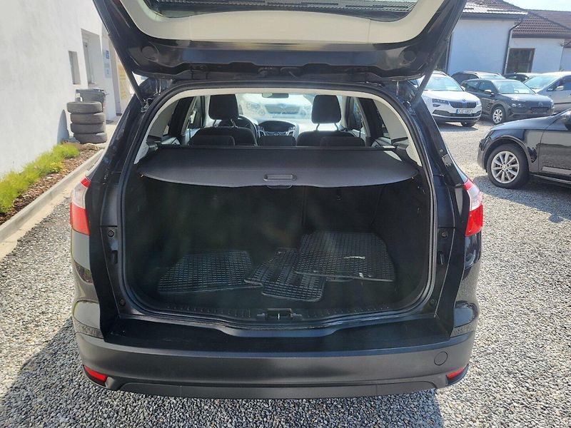 Ford Focus (2011) 1.6 i 16V Rozvody, Nová STK - fotka 15 z 23