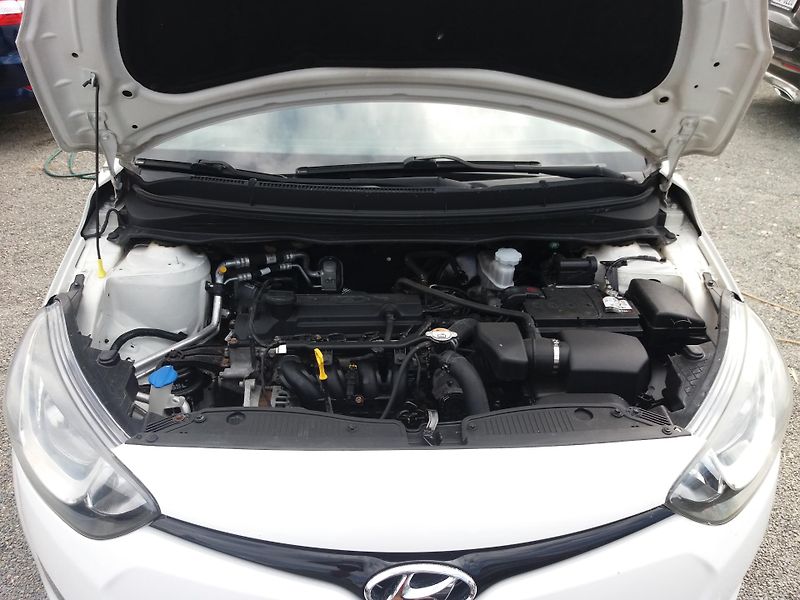 Hyundai i20 1.2i,62kW,KLIMA,SERV.KNÍŽKA - fotka 14 z 16