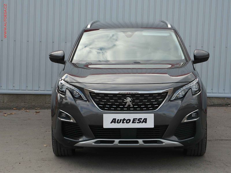 Peugeot 5008 (2018) 2.0HDi, AT, LED, kamera - fotka 2 z 28