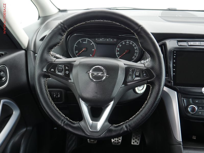 Opel Zafira (2016) 1.6 CDTi, AC, park.kamera - fotka 14 z 15