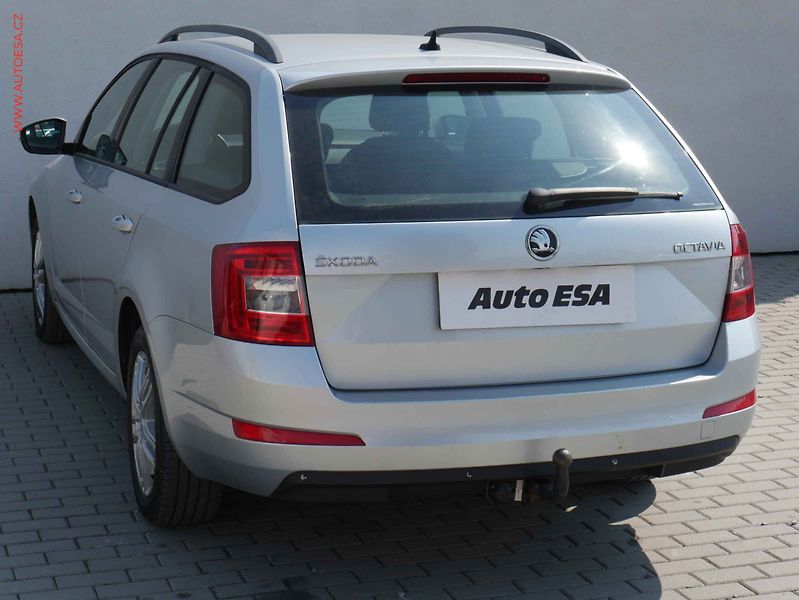 Škoda Octavia (2015) 1.6 TDI, ČR, AC, výhřev sed. - fotka 6 z 16