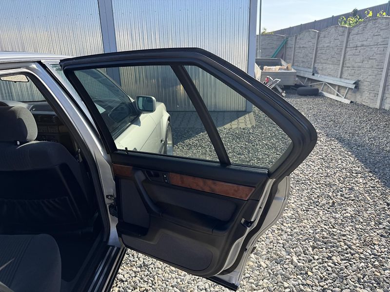BMW Řada 7 730i 190PS SHADOWLINE EXTRA!!! - fotka 114 z 156