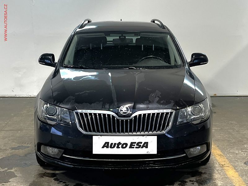 Škoda Superb (2014) 2.0 TDi, Exclusive, DSG - fotka 2 z 16
