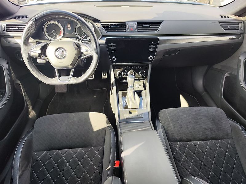 Škoda Superb 2.0 TDi/147kW Sportline DSG - fotka 16 z 34