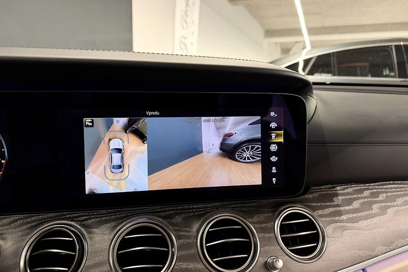Mercedes-Benz Třídy E (2021) E 63s AMG 4Matic+ V8 Biturbo - fotka 122 z 124
